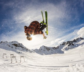 开云体育直播-世界排名争夺战之夜，米切尔进攻端无人可挡