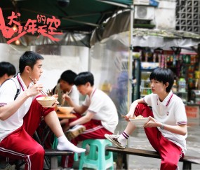 开云体育官方网站-从阿尔及利亚到安联球场，格纳布里的欧冠接管与芬兰足球的启示