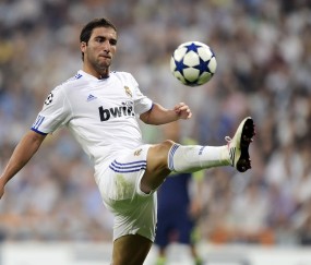 开云官方app入口-英超争冠之夜，德罗赞式无解绝杀，当个人英雄主义定义冠军归属